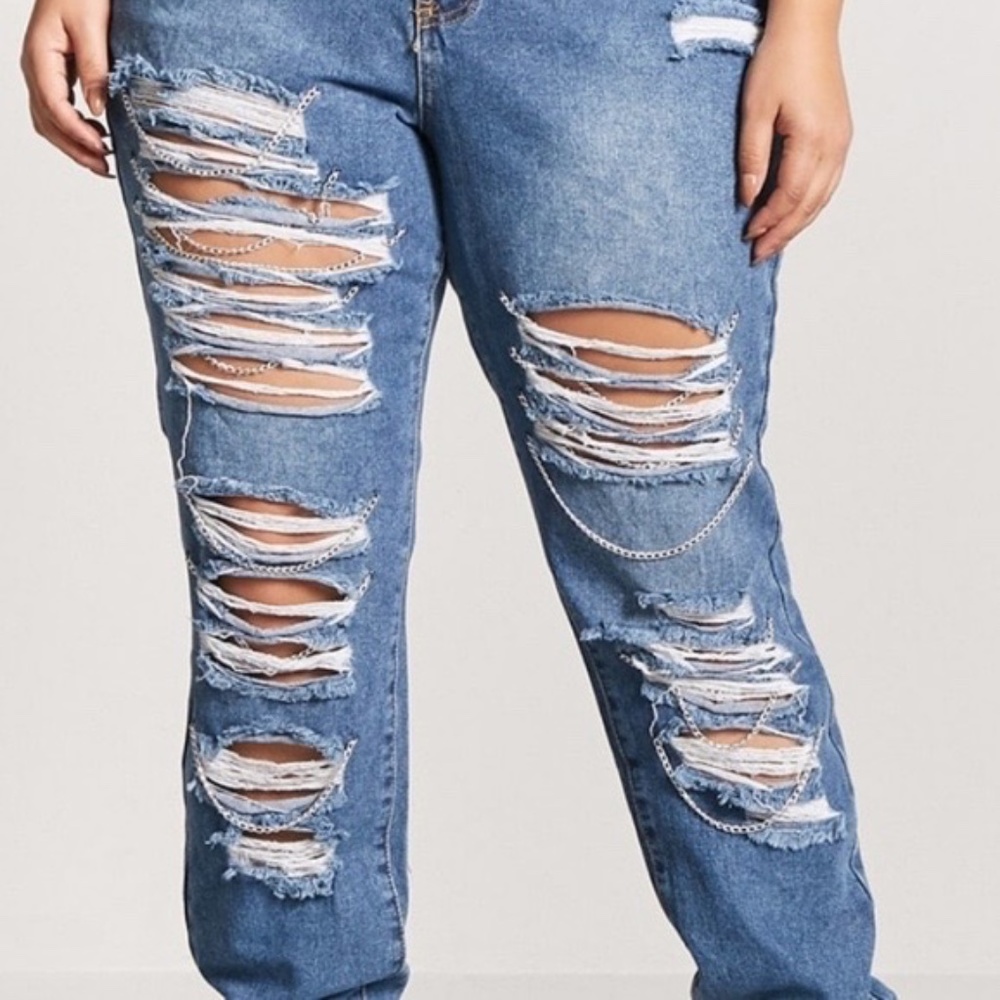Forever 21+ Distressed Chain Boyfriend Jeans Size 18 - Picture 2 of 6